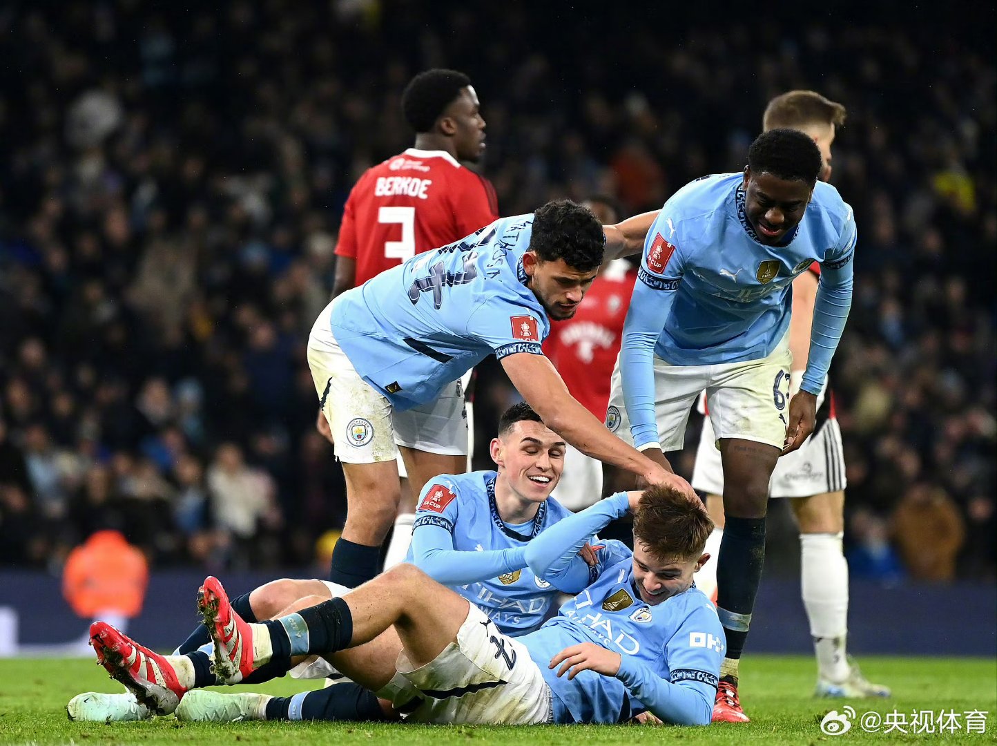 开云体育-包含清晨突围战来临，曼城围绕NBA季后赛刷新队史纪录，管理层满意，训练强度明显提升的词条