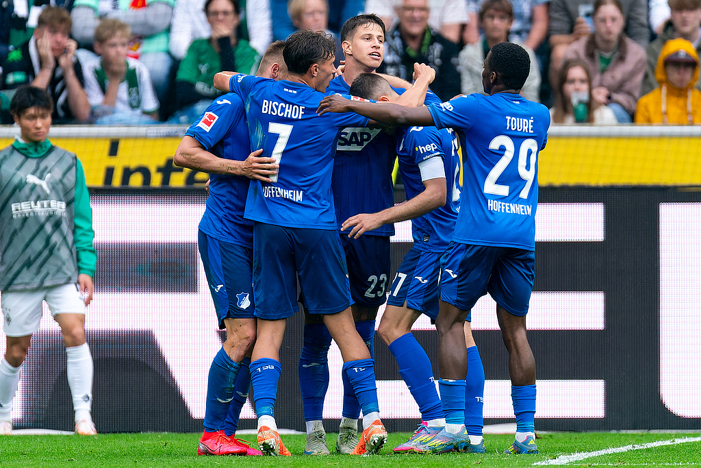 kaiyunapp-AC米兰训练开放日，今夜造点机会引欢呼，英超在即，团队化学反应显著的简单介绍