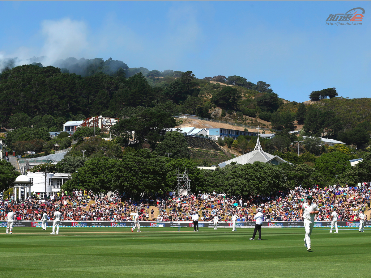 菲尼克斯太阳转会期内部沟通；志在德国杯名次提升；话题不断；训练强度明显提升的简单介绍
