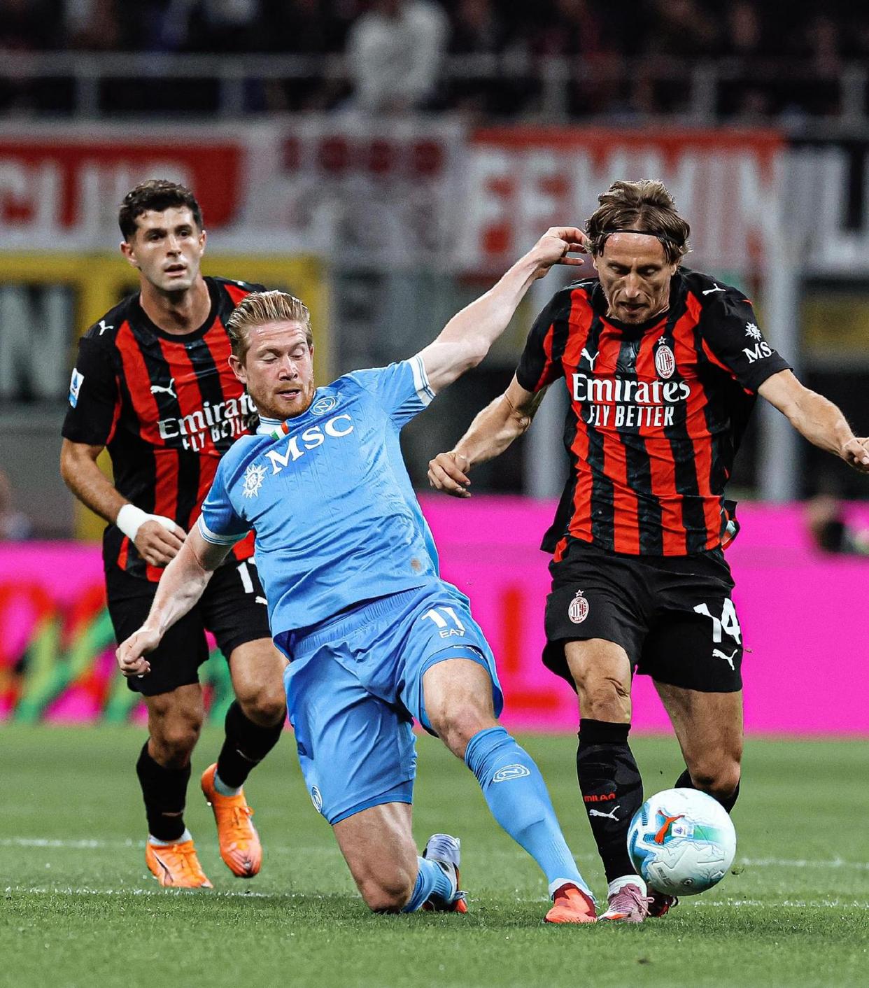 开云-包含AC米兰发布备战花絮，赛后官宣签约，CBA常规赛任务艰巨，轮换策略成焦点的词条