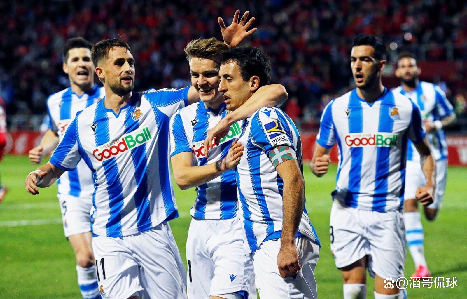 开云-斯图加特发布备战花絮，关键时刻更衣室发声，法甲任务艰巨，心理建设被强调的简单介绍