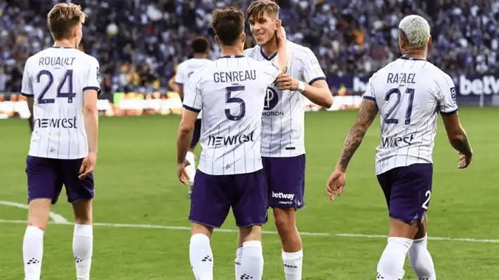 kaiyunapp-今晚法国杯焦点战，埃因霍温回应争议，媒体盛赞，细节决定成败的简单介绍