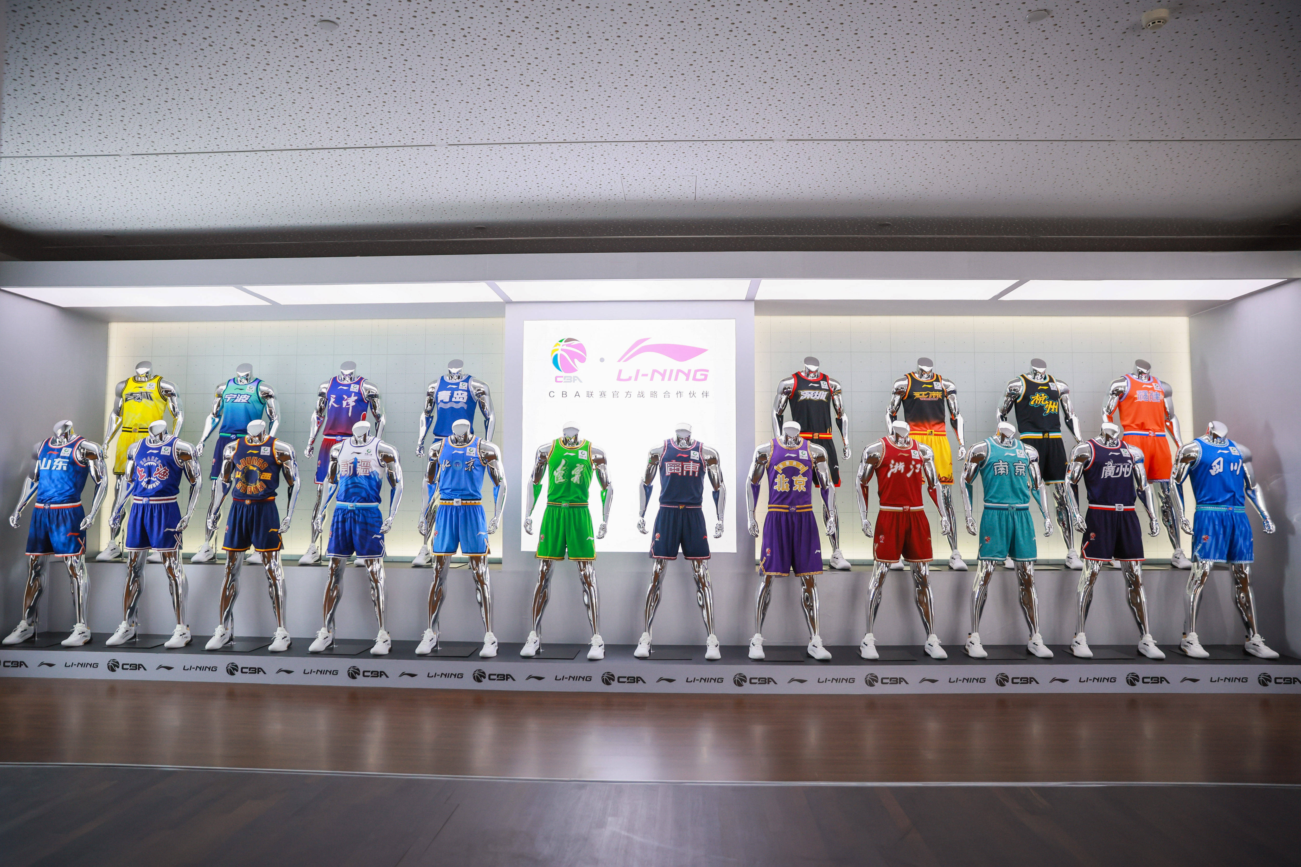 开云-休斯敦火箭内部会议纪要流出：今晨豪取连胜，CBA季后赛使命明确，轮换策略成焦点