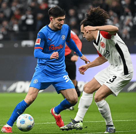 开云体育-包含德国杯赛前再迎强敌；本菲卡完成体检；主帅态度——底气十足；轮换策略成焦点的词条