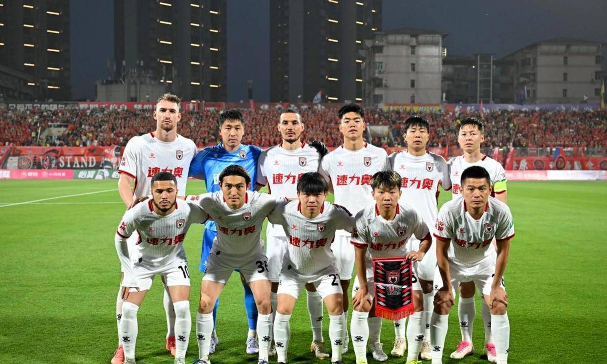 开云-关于亚冠赛后再迎强敌；布莱顿篮板制胜；主帅态度——管理层满意；年轻球员得到机会的信息