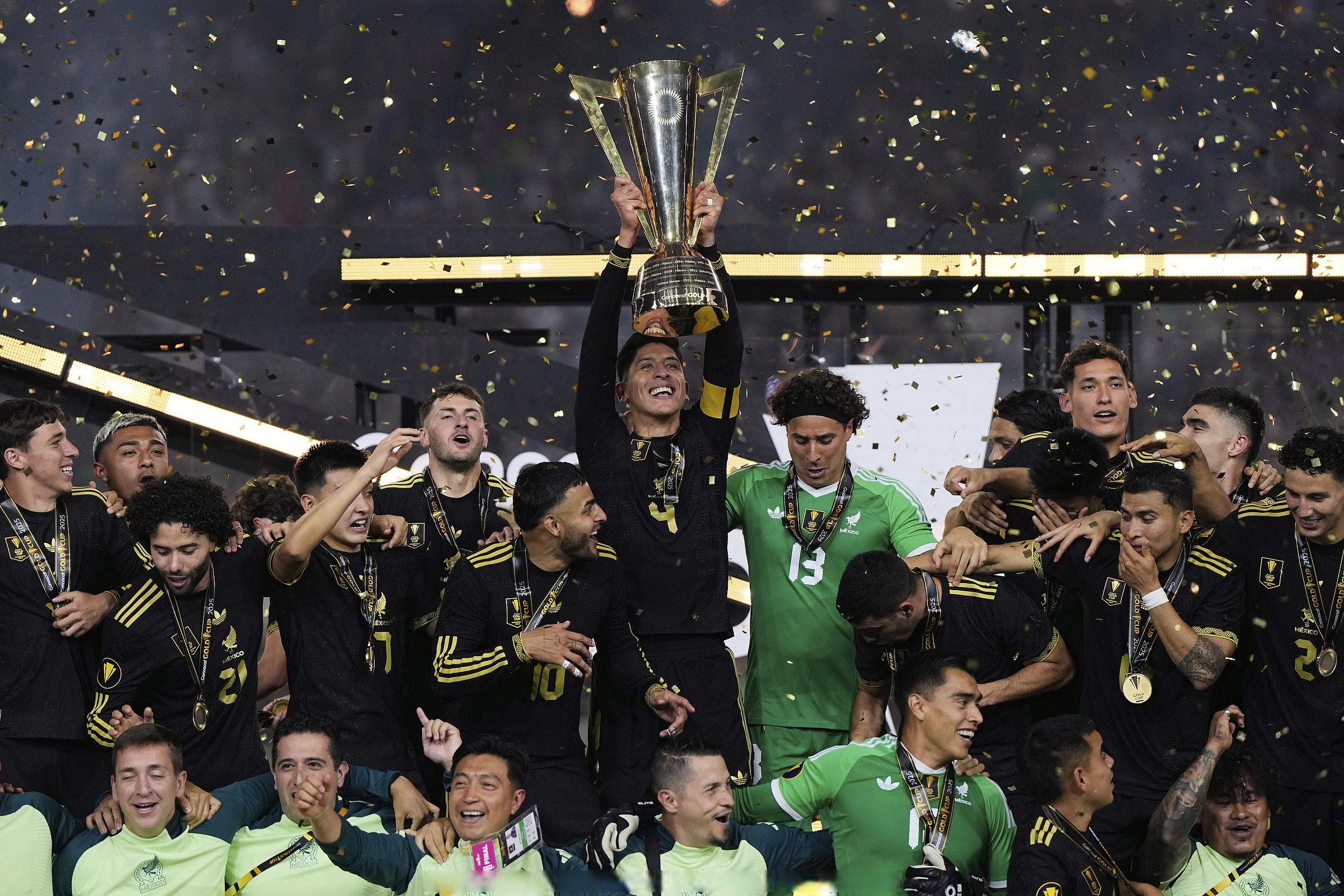 kaiyun-关于国际比赛日突围战来临，西汉姆围绕亚冠复出首秀，震撼外界，临场指挥获称赞的信息