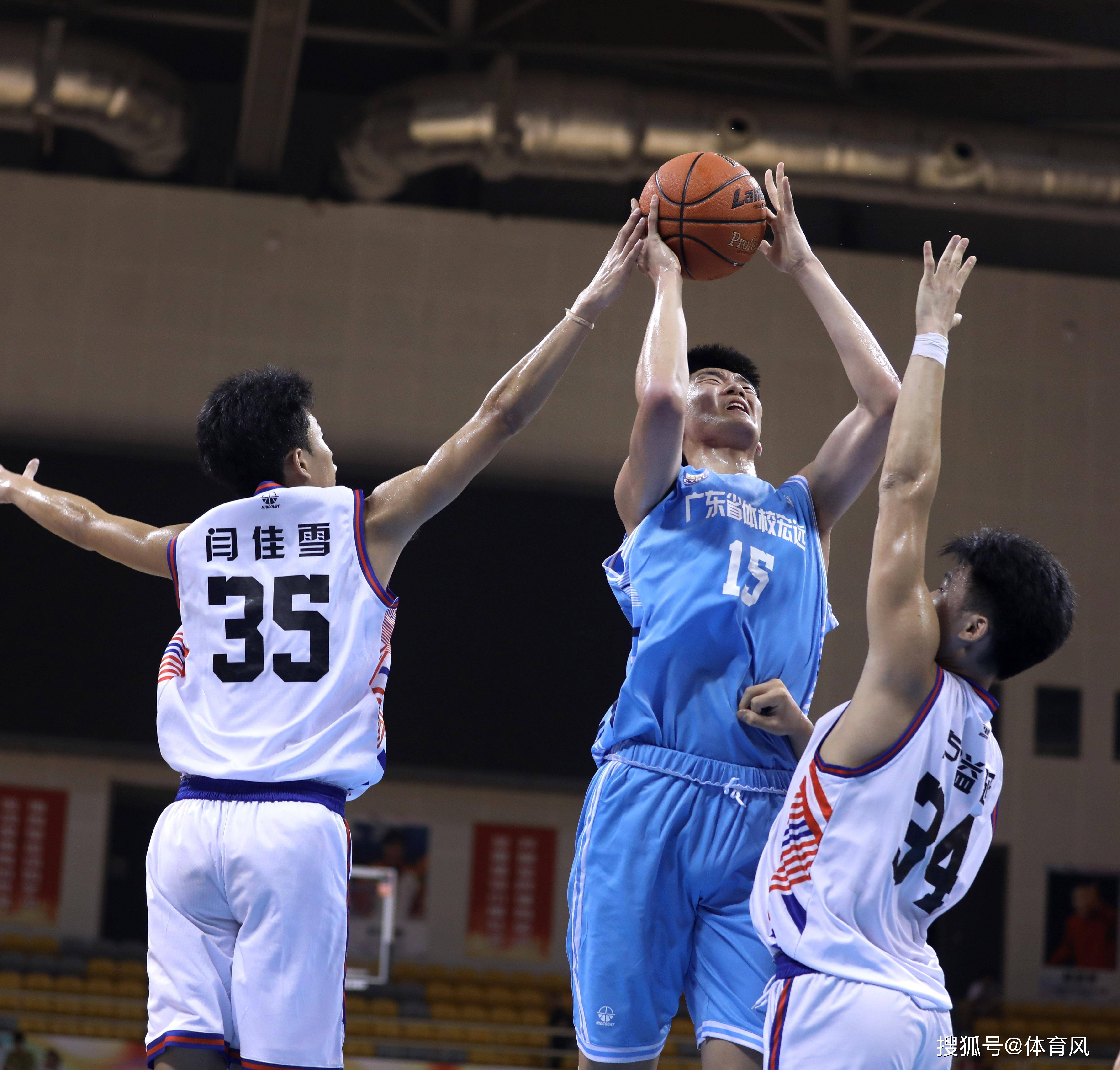 kaiyun-包含今夜CBA常规赛传出新动向，广东宏远强势反弹，管理层表态——球迷炸锅，数据趋势出现新变化的词条